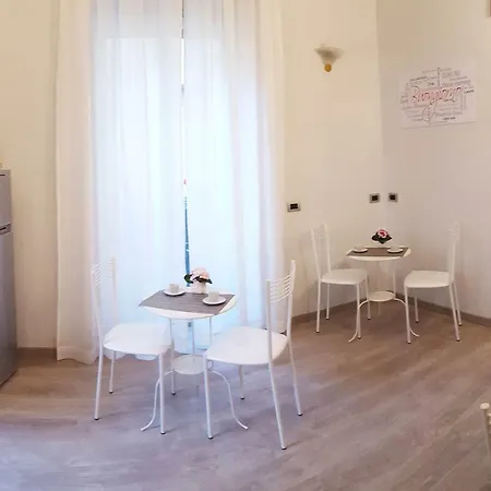 Obelisco Oda ve Kahvaltı Napoli