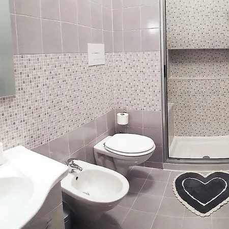 Obelisco Oda ve Kahvaltı 4*